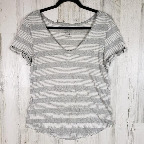 Aero Seriously Soft Perfect Gray & White Striped Tee Women's Size Small - Picture 1 of 11